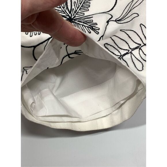 Talbots embroidered floral lined crop pant size 6  - Picture 6 of 10